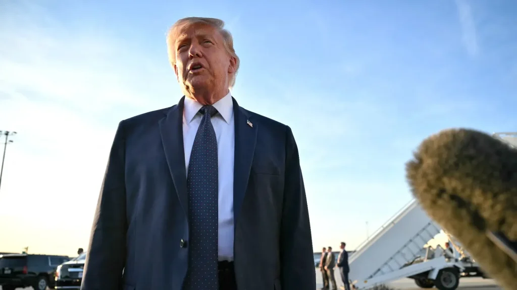 Donald Trump 2306001